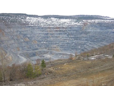 Жителей Ачинска ожидают взрывы на известняковом руднике