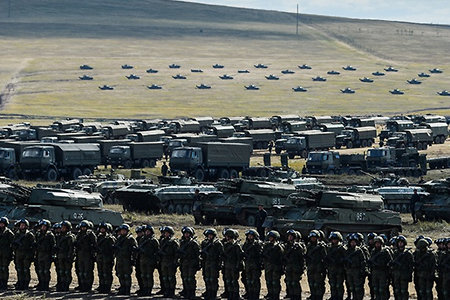 Учения 128 тысяч военных начались в России
