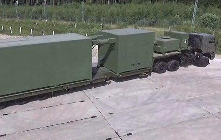Боевые лазеры «прикрывают» мобильные ракетные комплексы