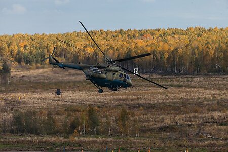 Вертолёт Ми-8 случайно пальнул из пушки