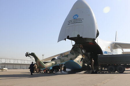 Пара Ми-8МТВ5-1 усилила нашу базу в Таджикистане