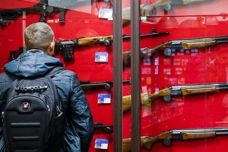 После трагедии в Казани ужесточат правила владения оружием