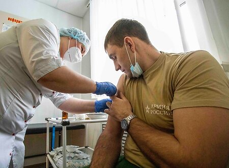 План по вакцинации от «ковида» в войсках выполнен