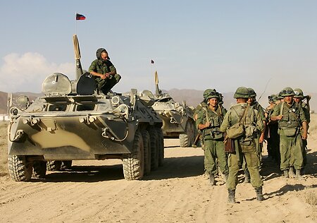 На границе с Афганистаном проходит российско-узбекское учение