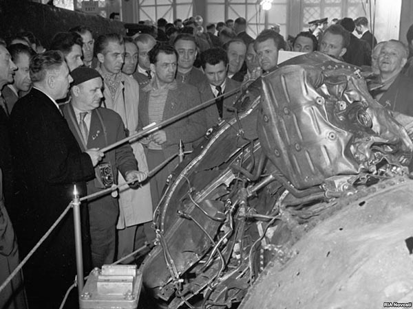 Двигатель сбитого американского самолета, пилотируемого Гэри Пауэрсом. Москва, 16 ноября 1960 года.