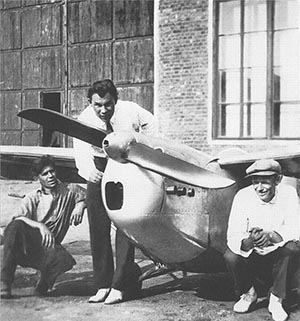 Пётр Грушин на Тушинском аэродроме в 1938 г.