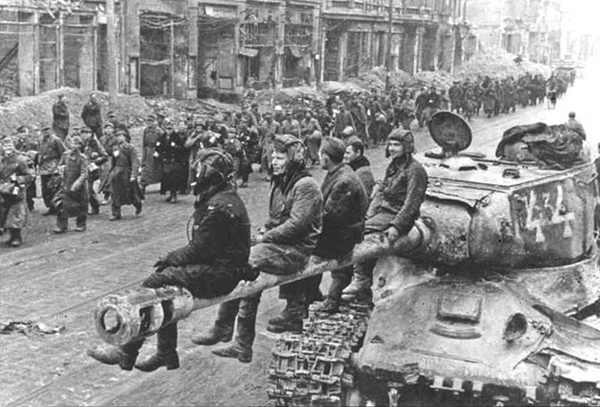 Советские танки в Берлине