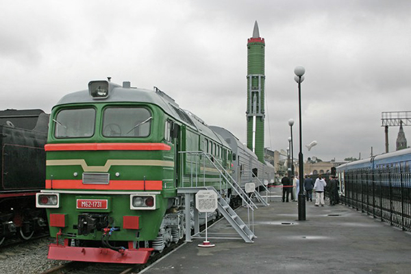 Боевой железнодорожный ракетный комплекс (БЖРК) 15П961